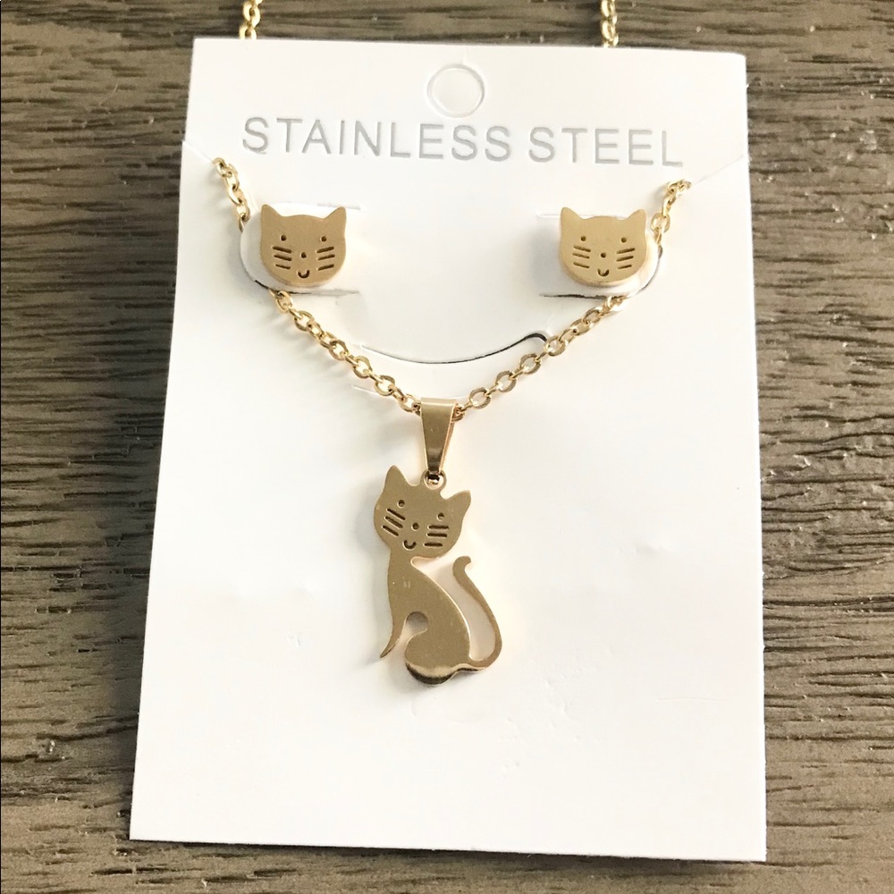 Kitty Gold Necklace Set. NEW!